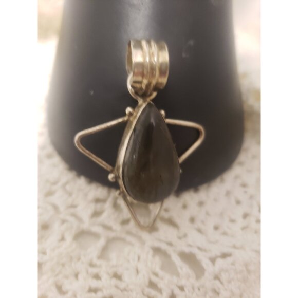 Dark Labradorite Vintage Teardrop Pendant Hand Crafted Un Marked Silver - Picture 4 of 10